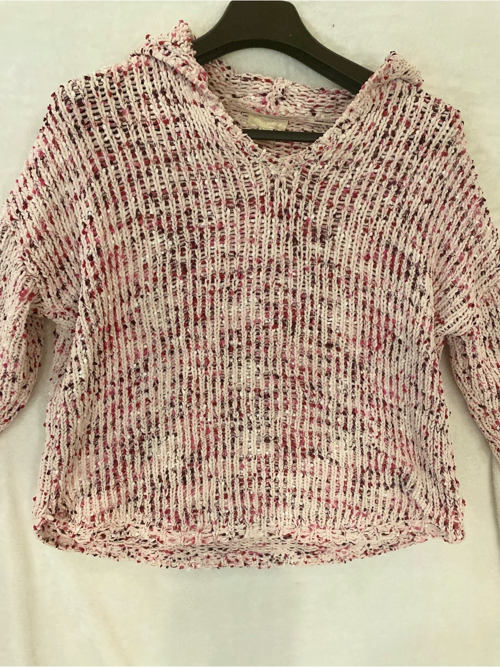 Cupio Pink and White Speckled V-Neck Knit Sweater